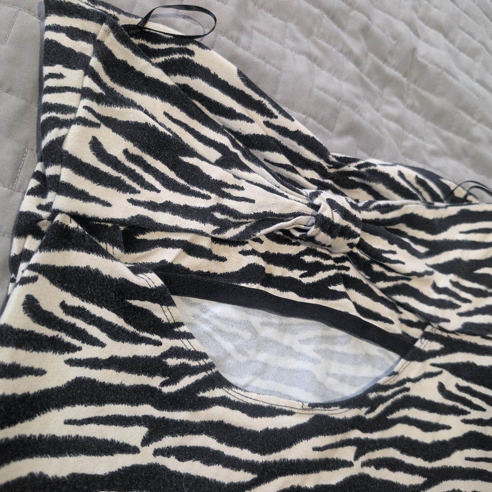 Urban Behavior Strapless Zebra Pattern Dress - Picture 4 of 7